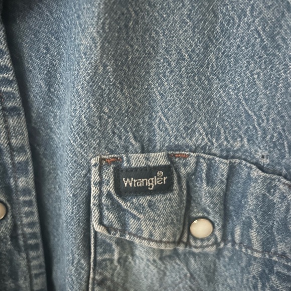 Wrangler Blue Denim Casual Button Down Shirt - Picture 4 of 5